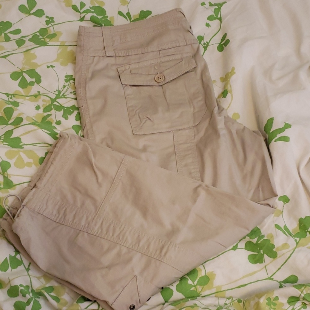 Tan capris